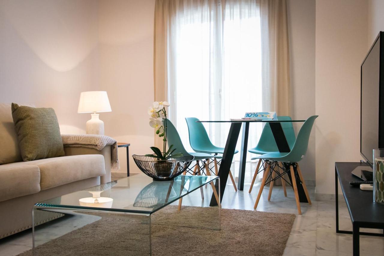 Holidays2Malaga Pena Parking & French Balcony & Smart Tv エクステリア 写真