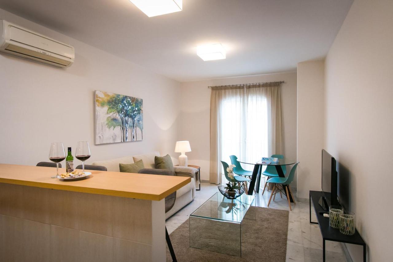 Holidays2Malaga Pena Parking & French Balcony & Smart Tv エクステリア 写真